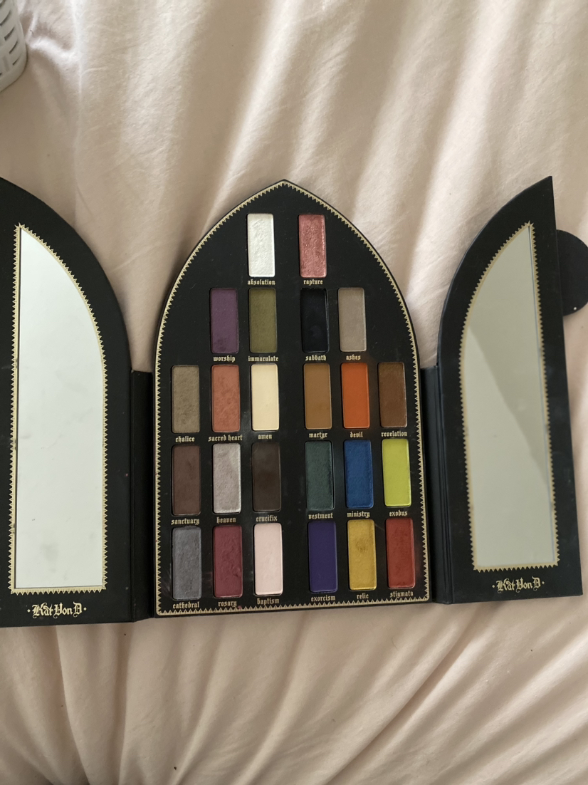 Saint and Sinner palette - photo 2