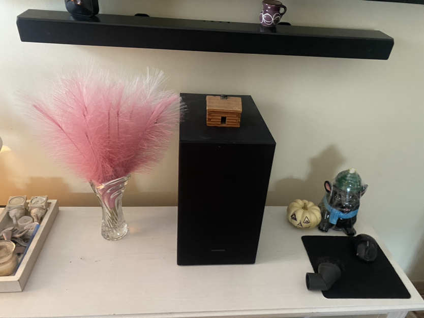 Soundbar  and woofer