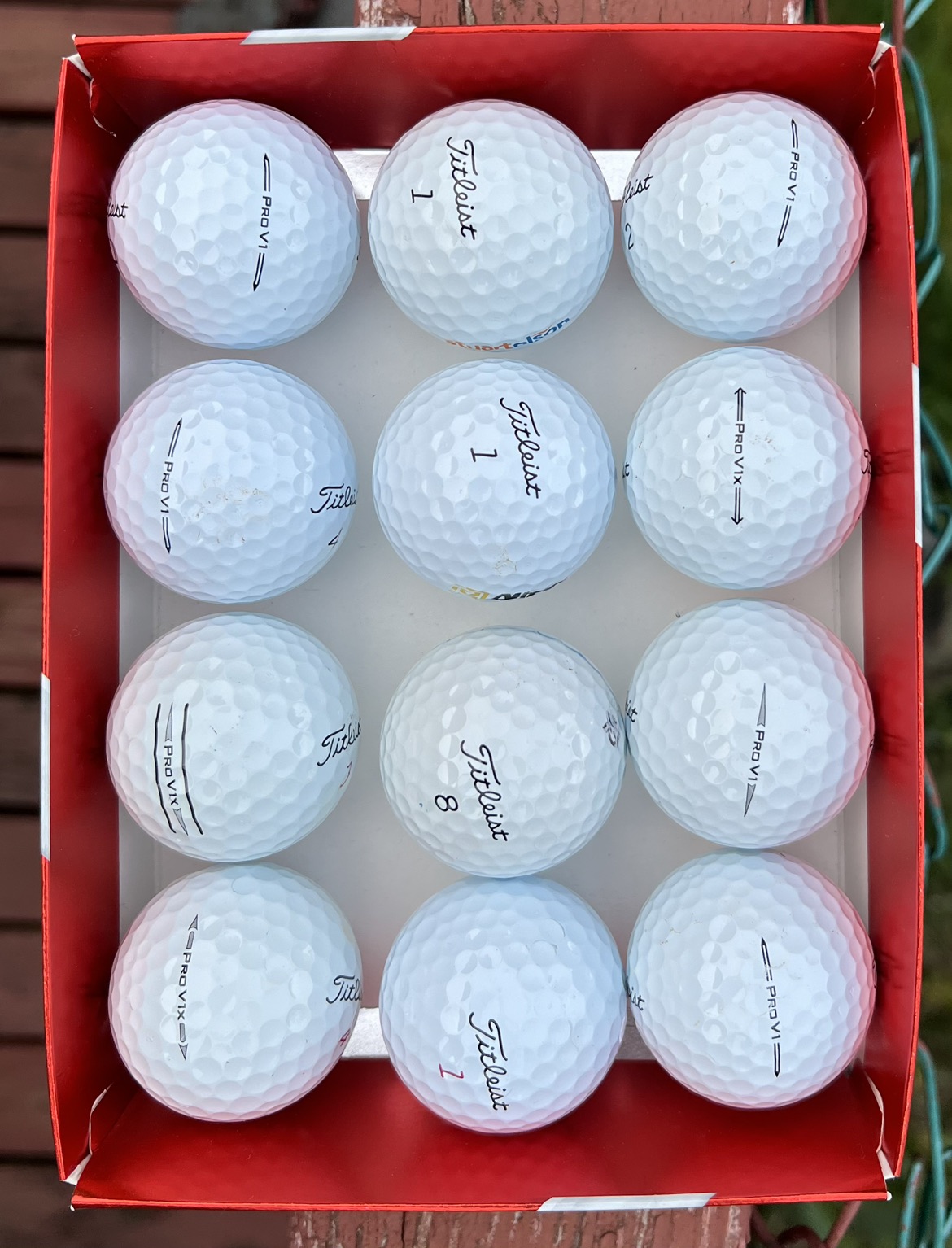 Pro V1 Titleist golf balls (1 dozen)