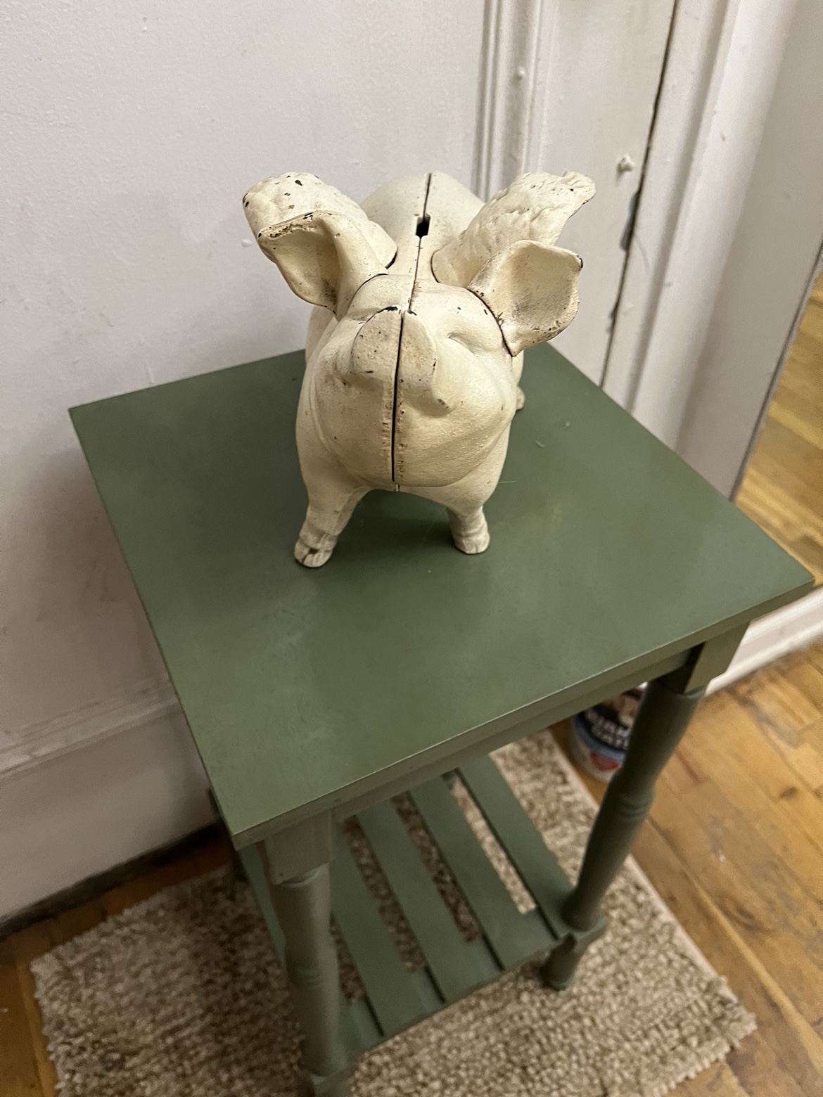 Iron cast pig bank image indicator(2)