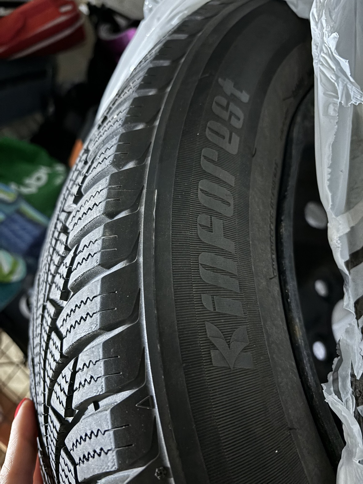 4x Winter tires with steel  rims  205/60R 16 Radial - photo 4