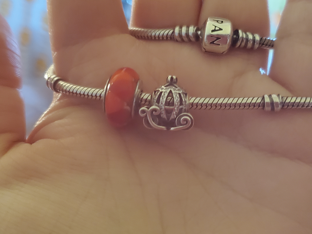 pandora bracelet with 2charms image indicator(3)