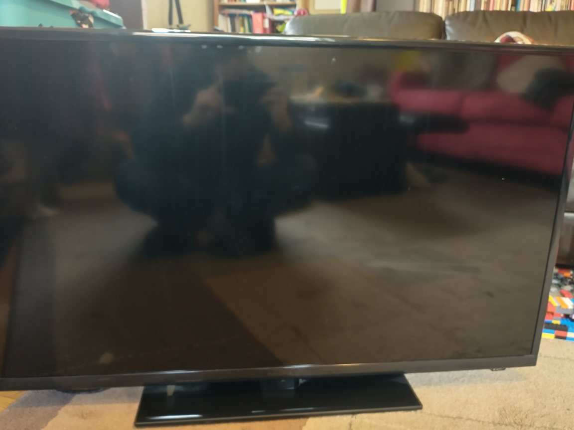 Insignia 40" TV 🥕 thumbnail