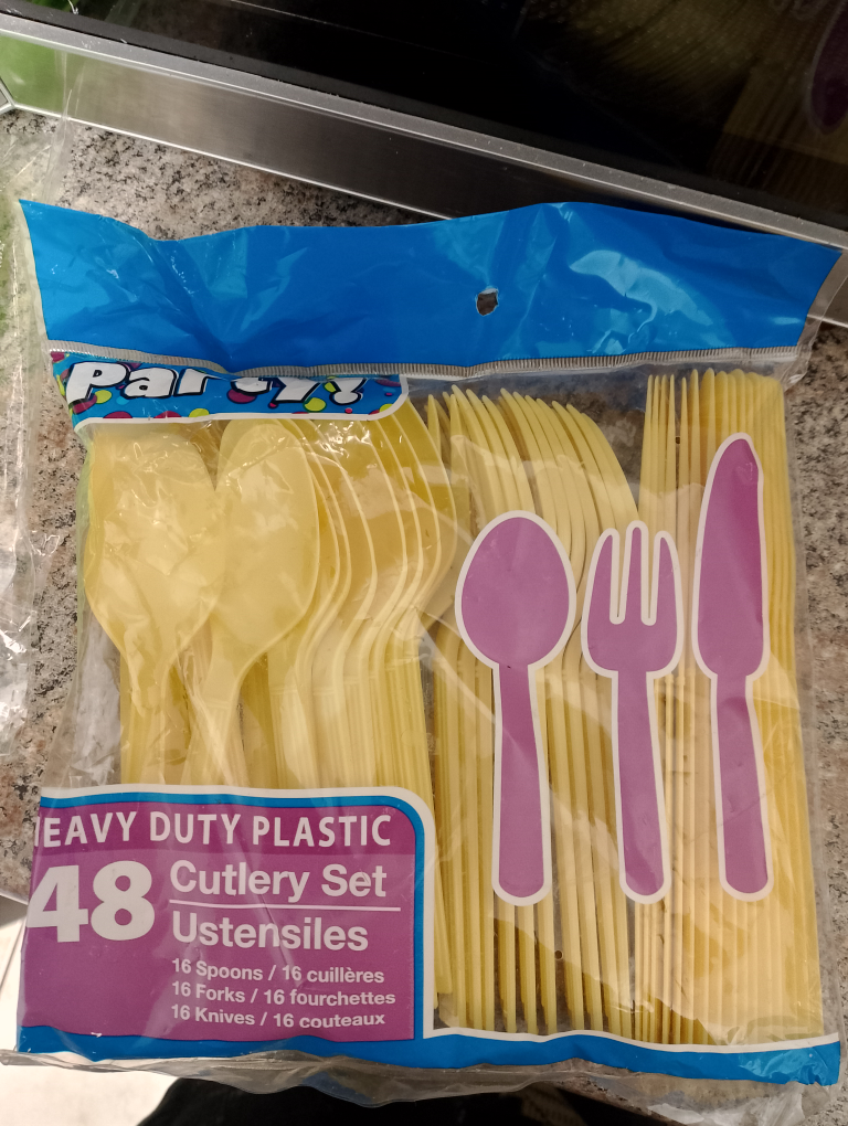 plastic cutlery set thumbnail