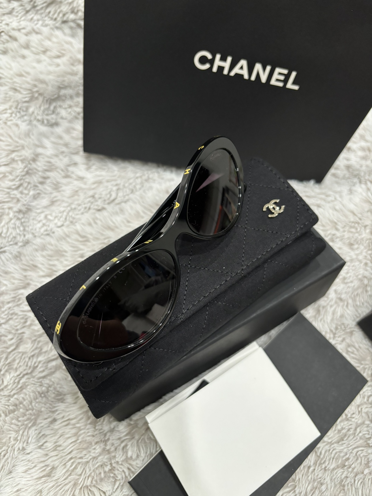 Chanel sunglasse thumbnail