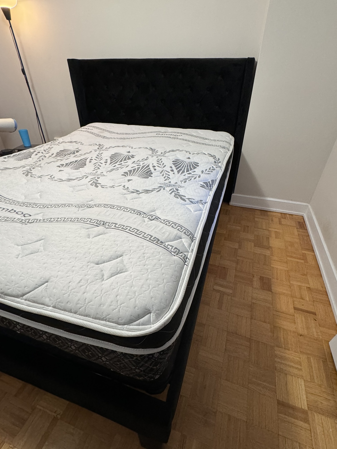Queen Bed set (mattress, box, frame) - Moving Sale! - photo 3