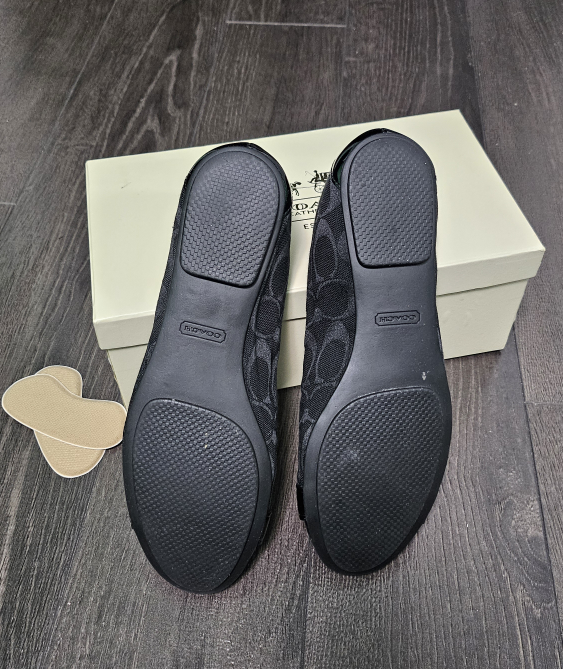 Like New - Women's Coach Flats - photo 2