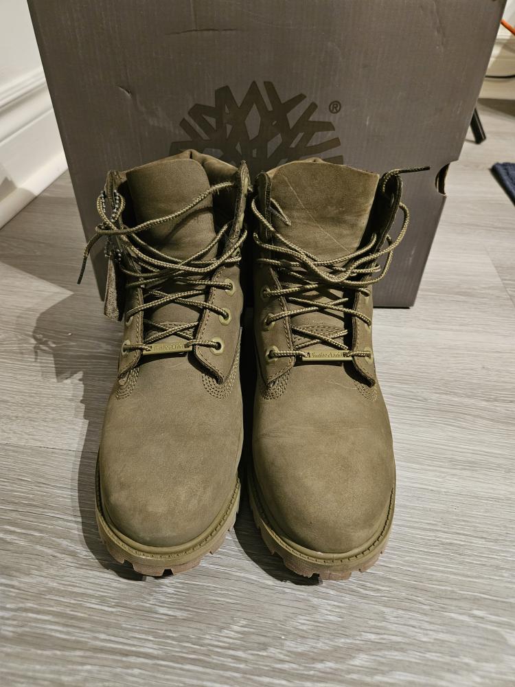 olive green Timberland boots - photo 3