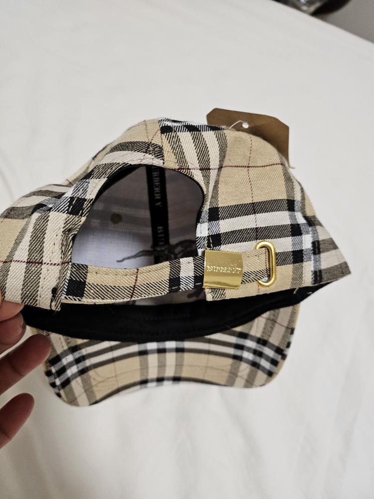 burberry baseball cap image indicator(4)