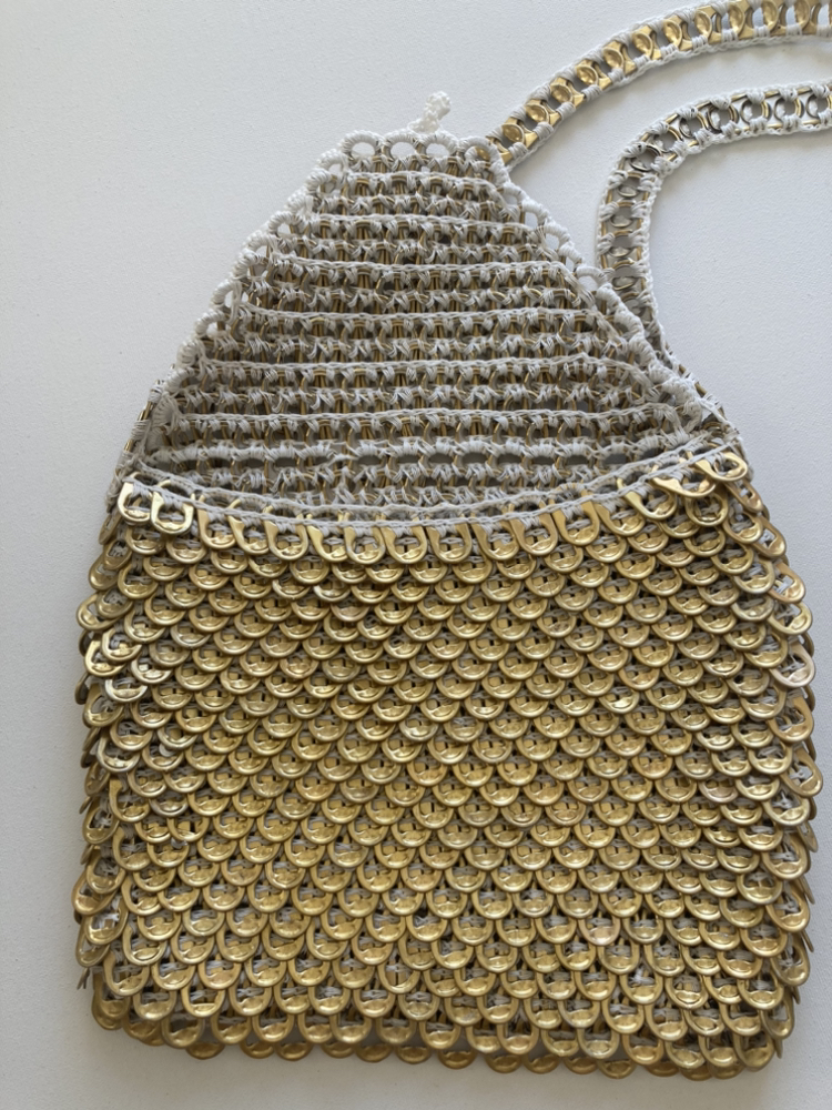 Golden metal bag image indicator(3)