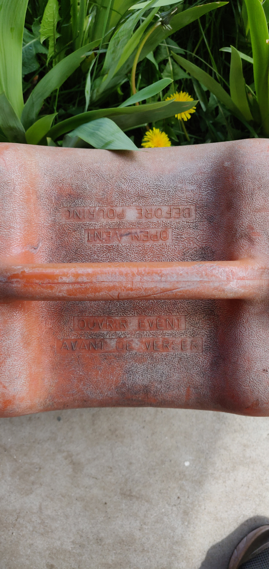 Used gasoline can,very big,Pick up in White Rock - photo 3