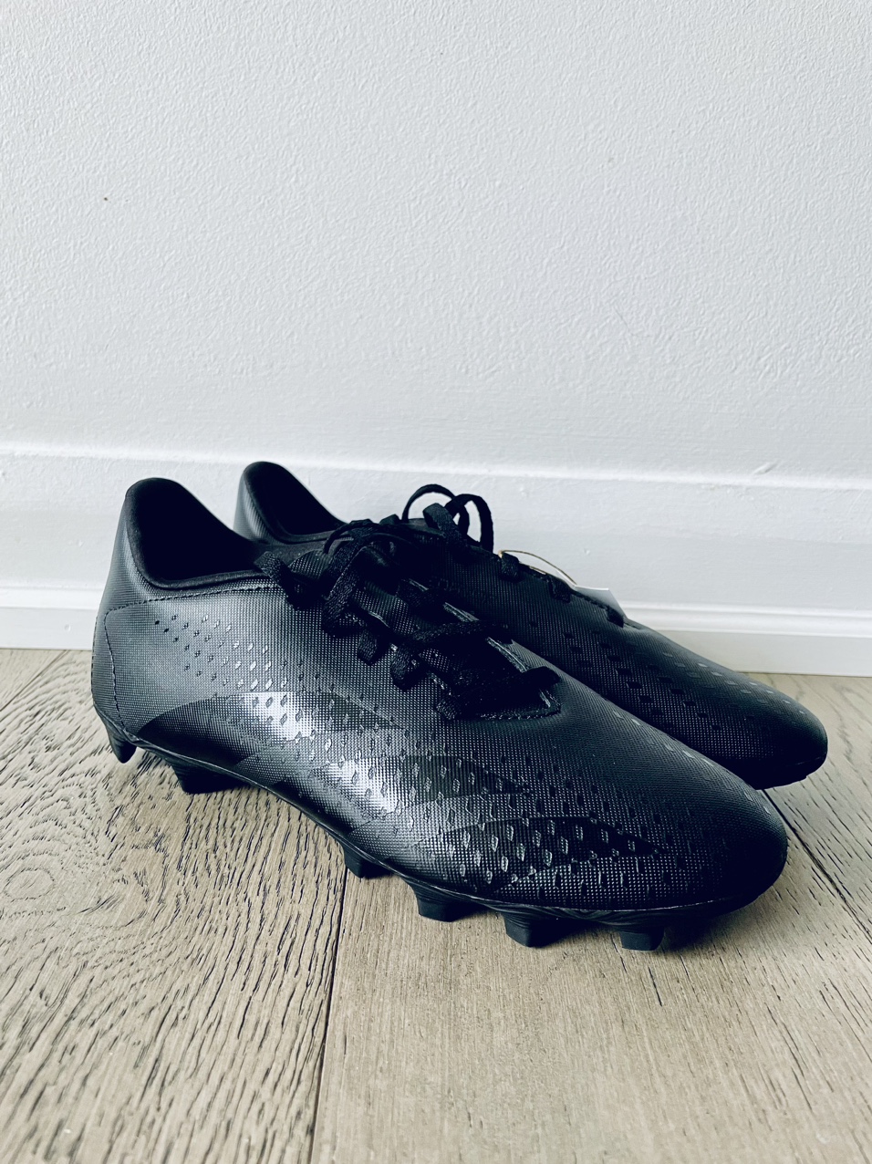 adidas Men's/Women's Predator Accuracy.4 Firm Ground Cleats US7