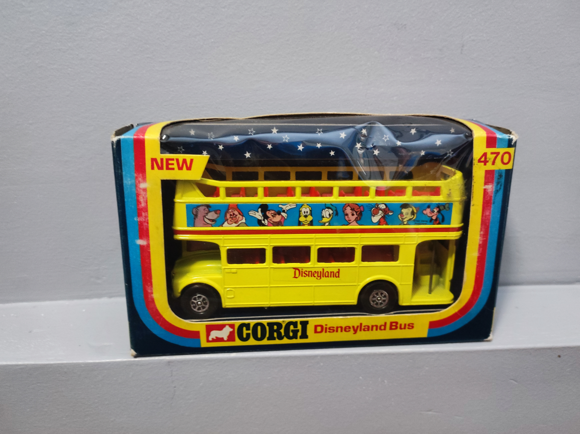 Corgi Disneyland Bus #470 image indicator(3)
