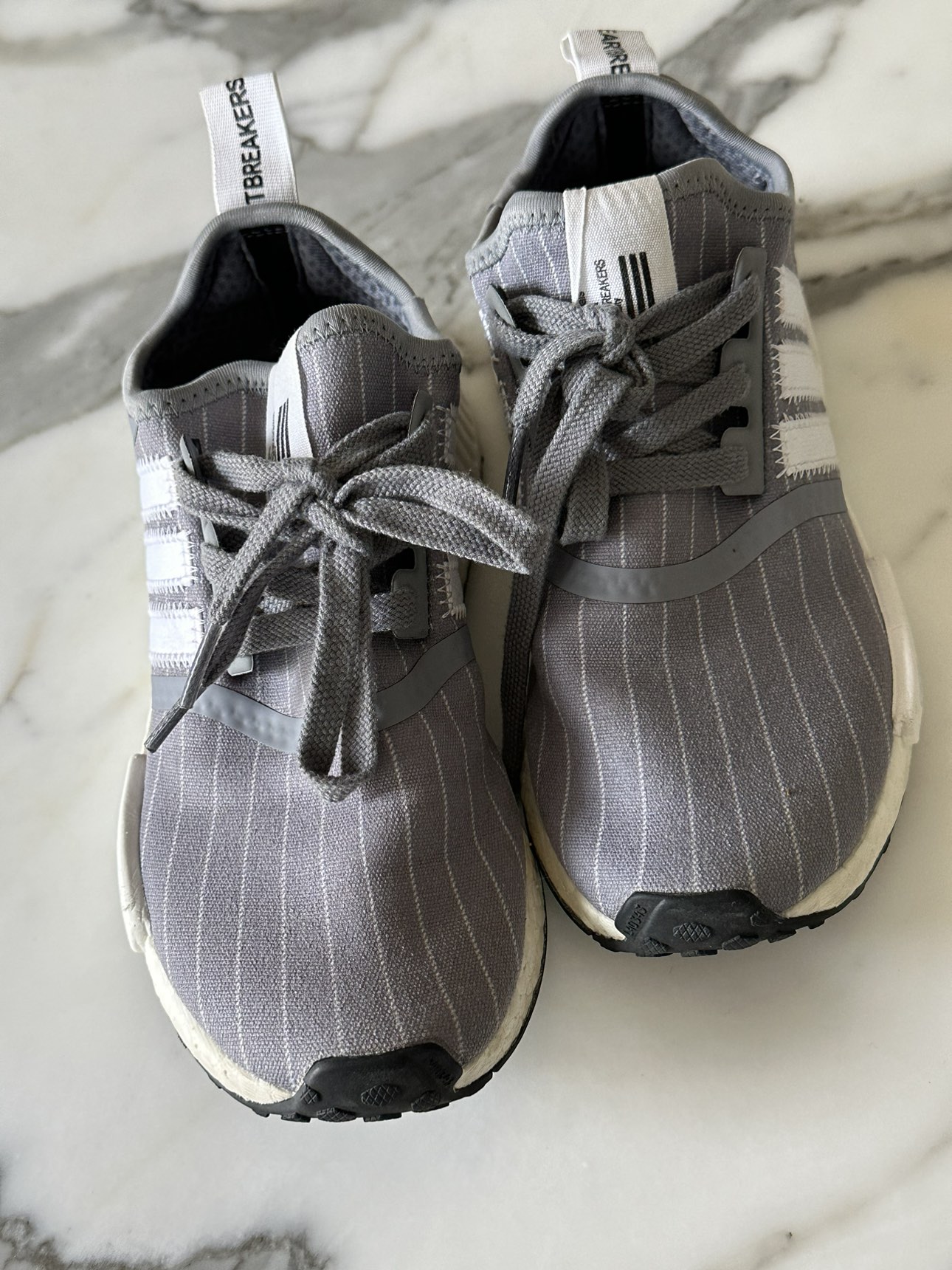Adidas women sneaker thumbnail