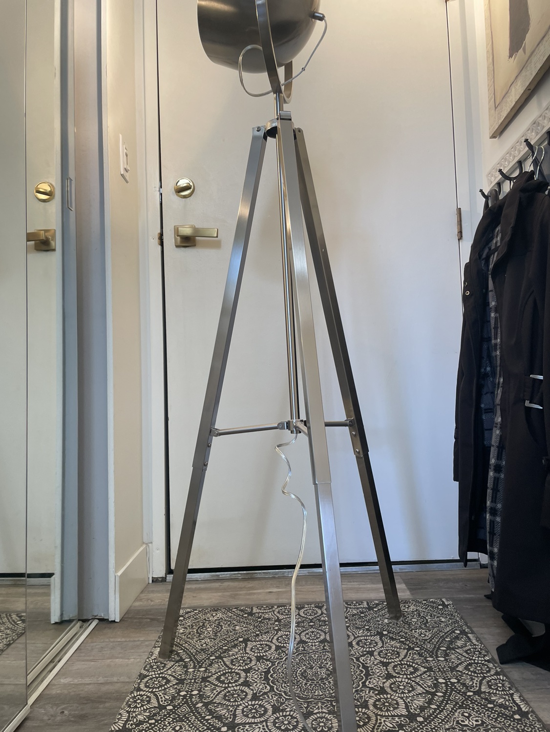 Tripod Standing Lamp - pending P/U - photo 4