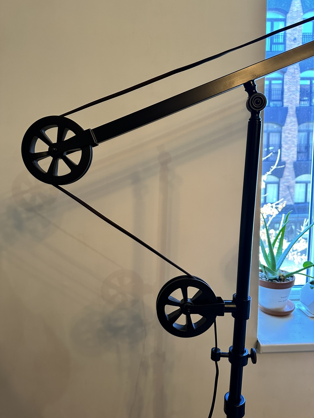 Black Metal Pulley Lamp - photo 2