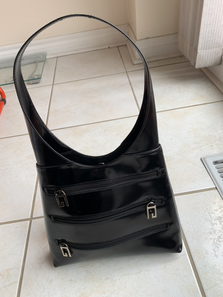 Guess brand patent leather hand bag image indicator(3)