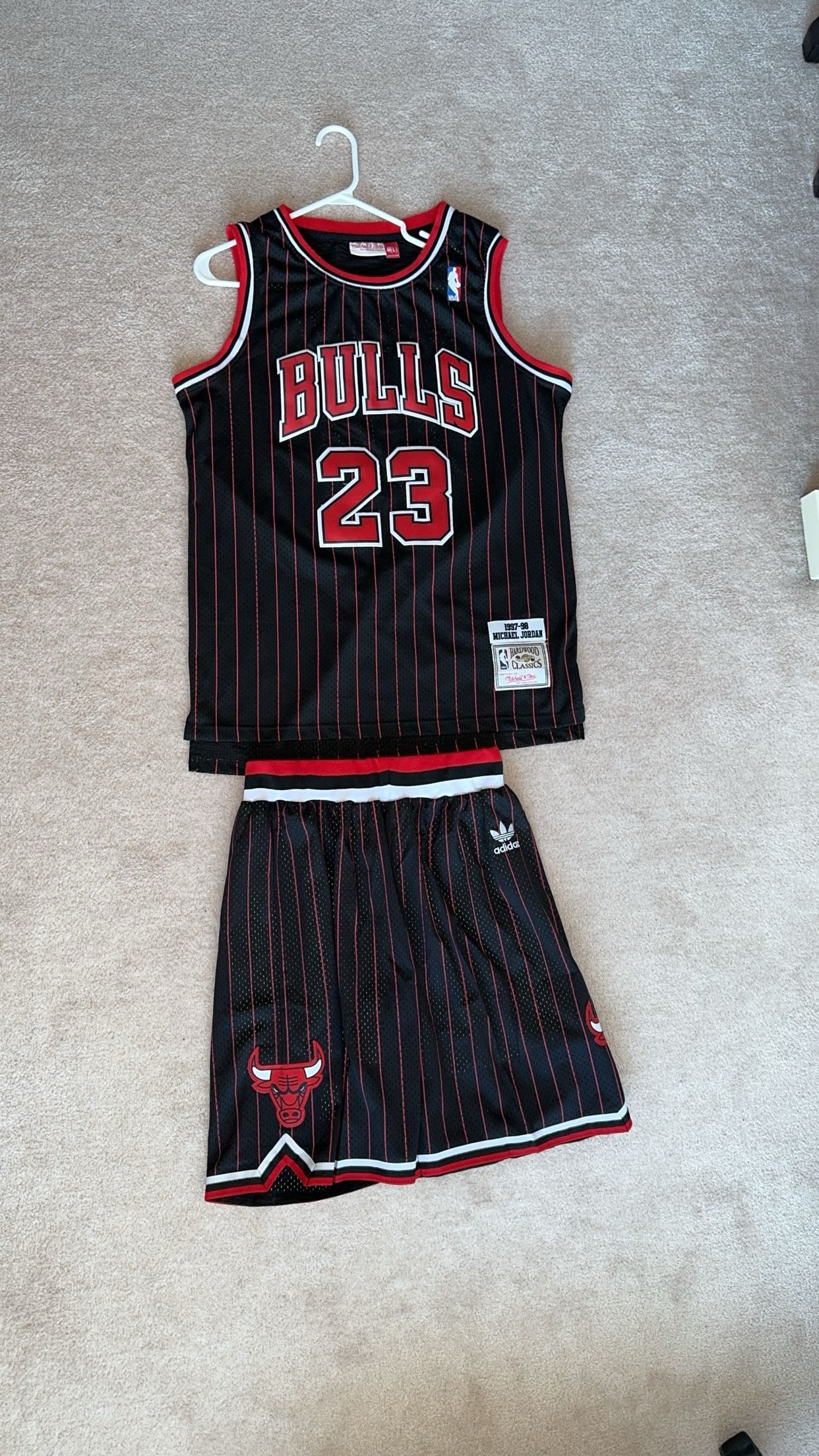 (L)Michael Jordan Chicago Bulls Hardwood Classic Jersey+Shorts