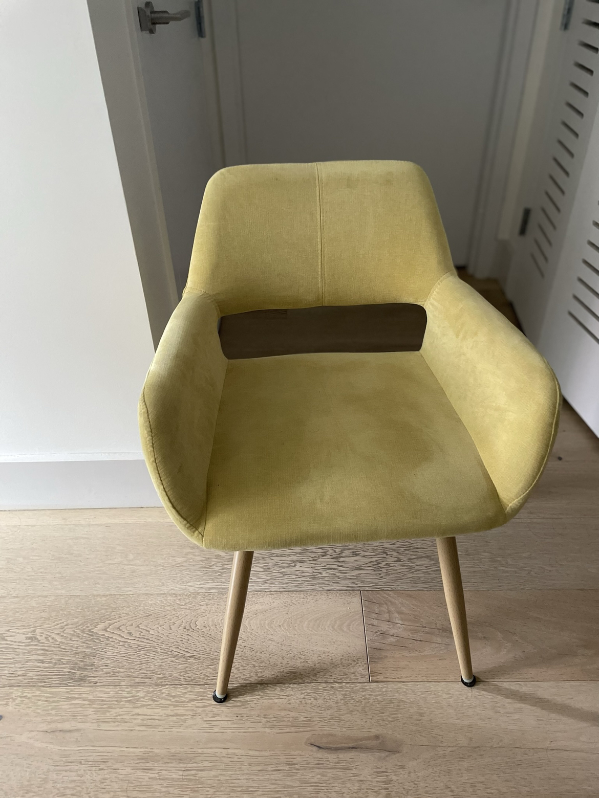 4 yellow Chairs ($10x 4 )