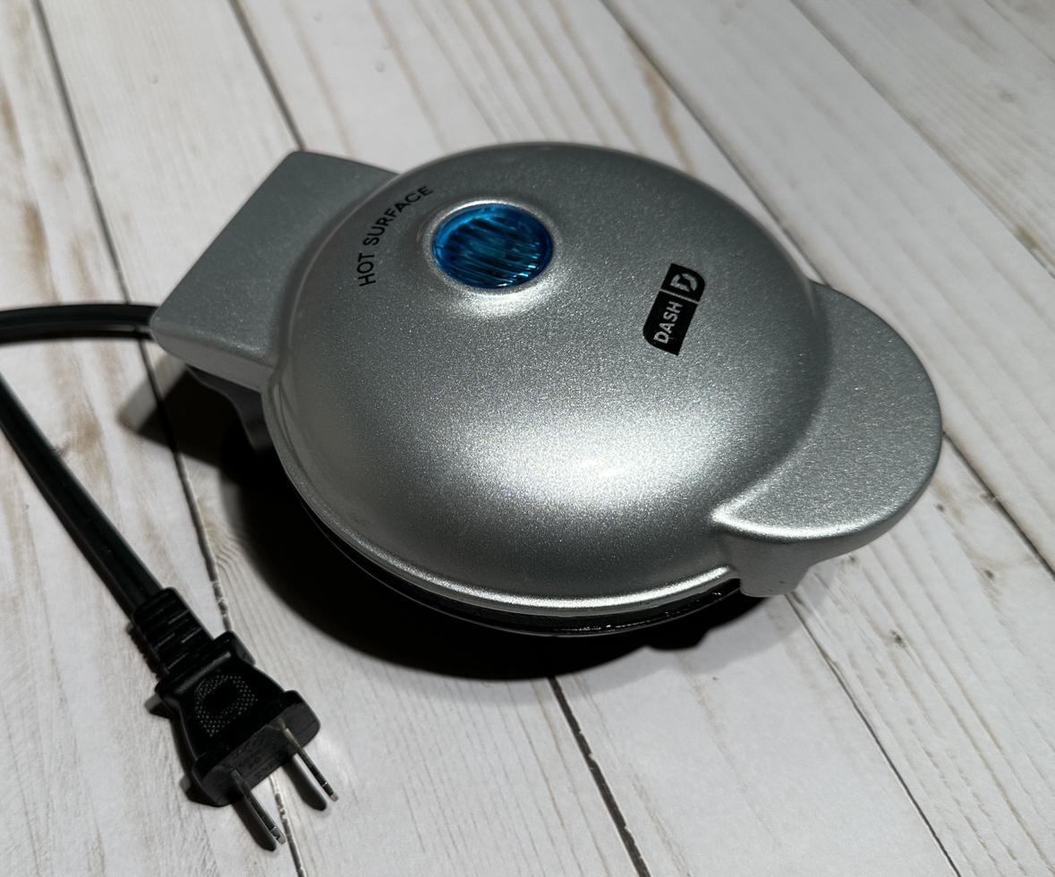 Dash Mini waffle Maker - photo 2