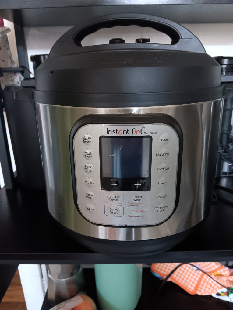 instant electric cooking  pot. 6qt