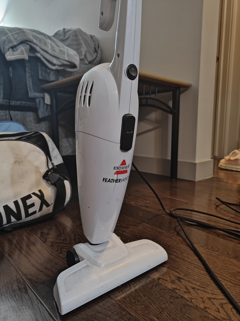 MOVING SALE: Bissell Featherweight Stick Vacuum thumbnail