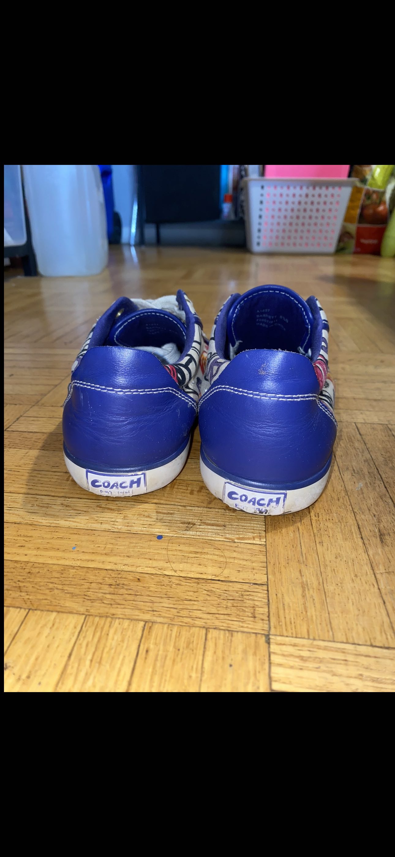 Coach shoes image indicator(3)