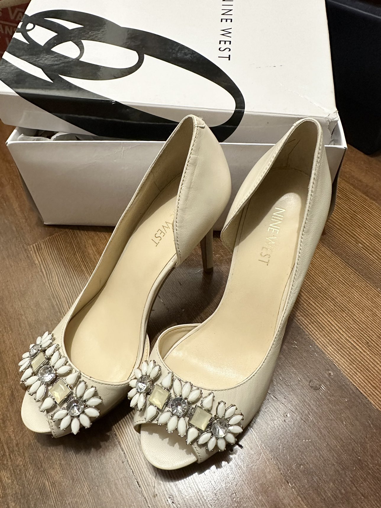 Nine West women heel thumbnail