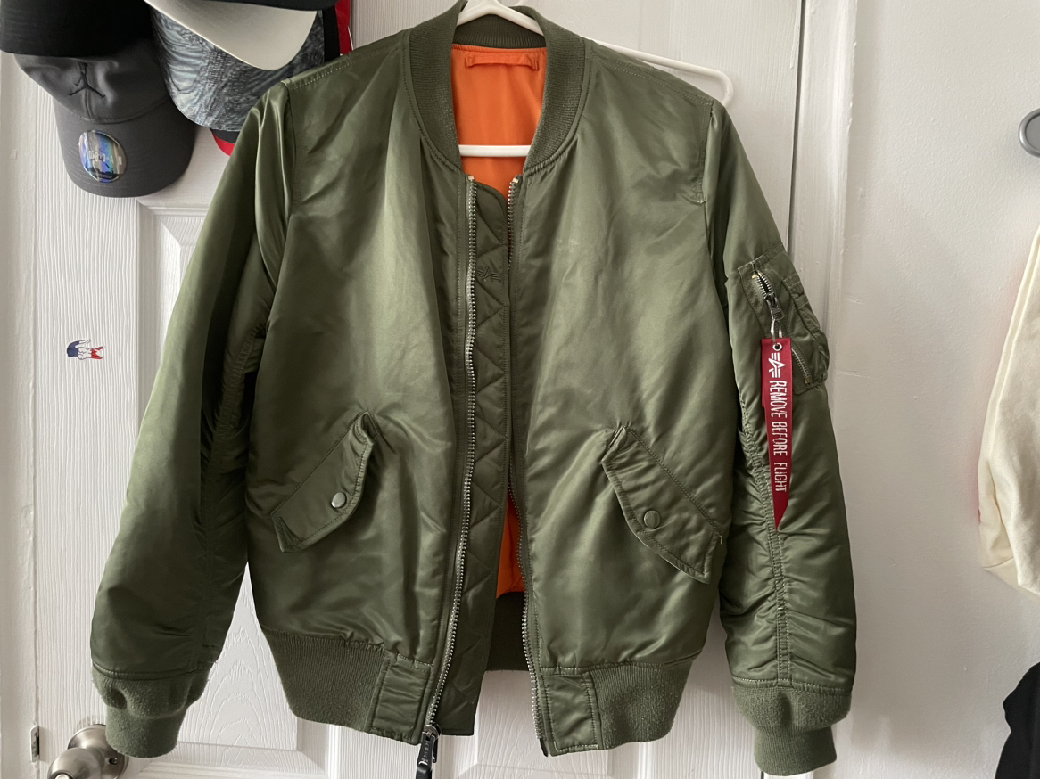Bomber jacket remove before flight - photo 2
