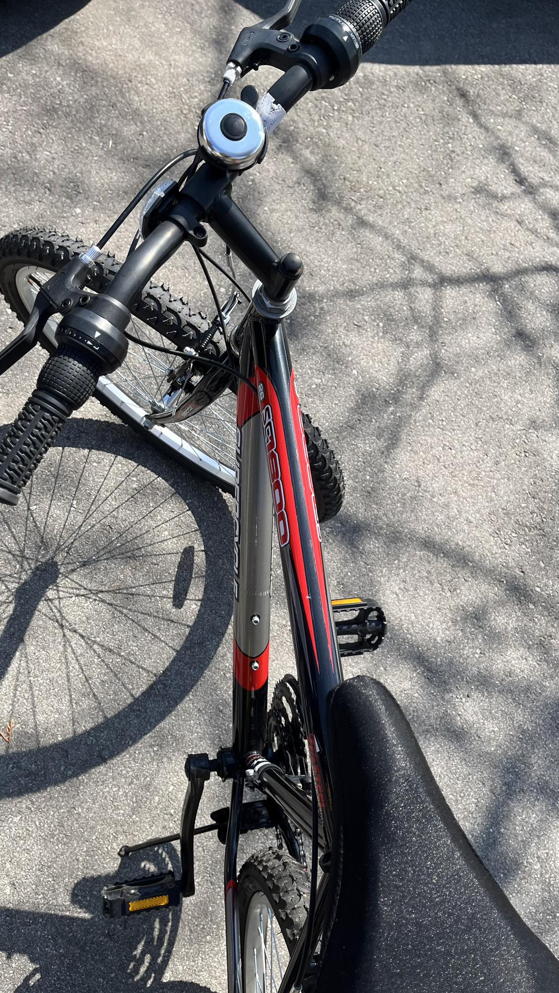 Supercycle 1800 Mountain Bike, 24-inch with Air Pump image indicator(3)