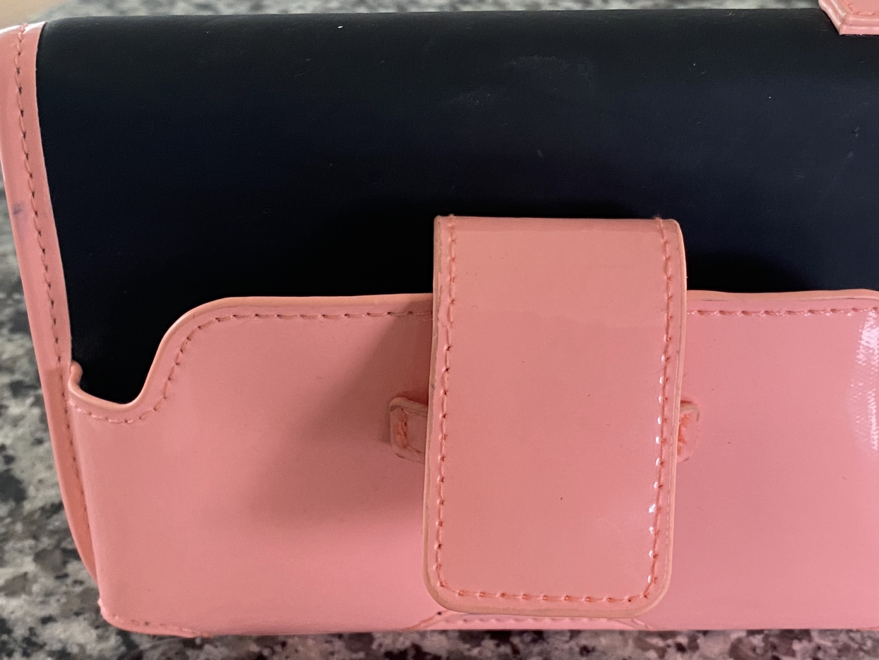 Wallet/cellphone holder. image indicator(6)