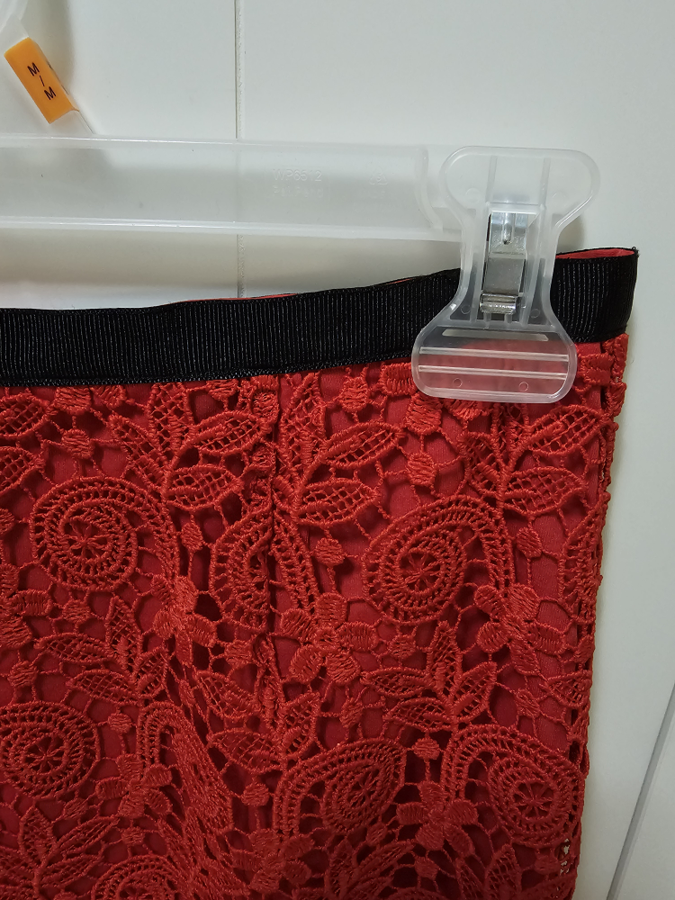 women's guipure skirt image indicator(4)