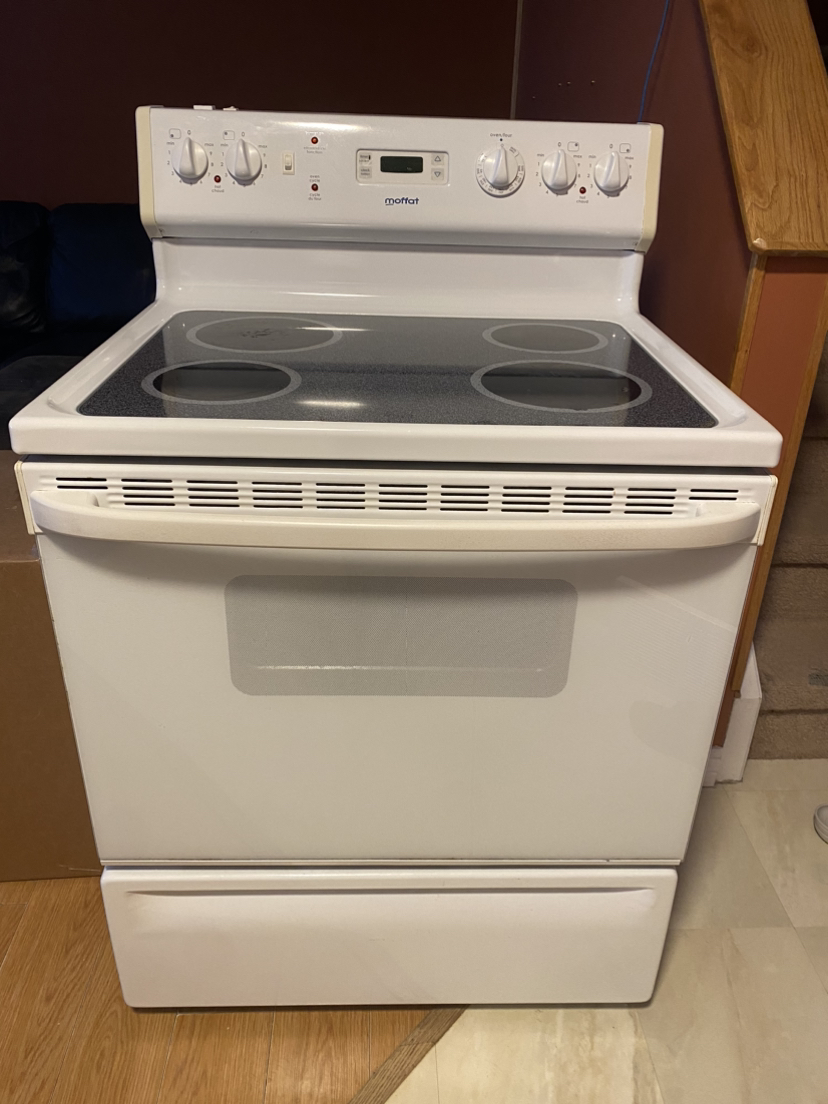 White moffat stove
