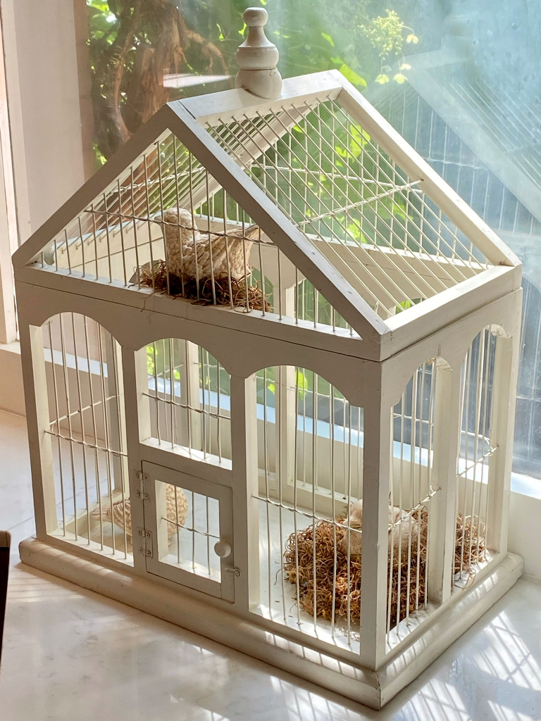 Super cute large birdcage w/ 3 ceramic antiqued birds & nest. image indicator(4)
