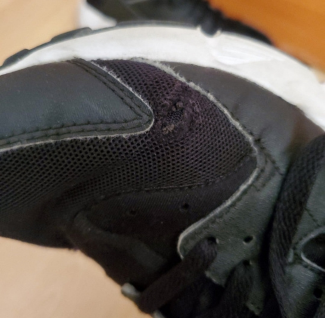 Kids Nike Huarache sneaker image indicator(2)