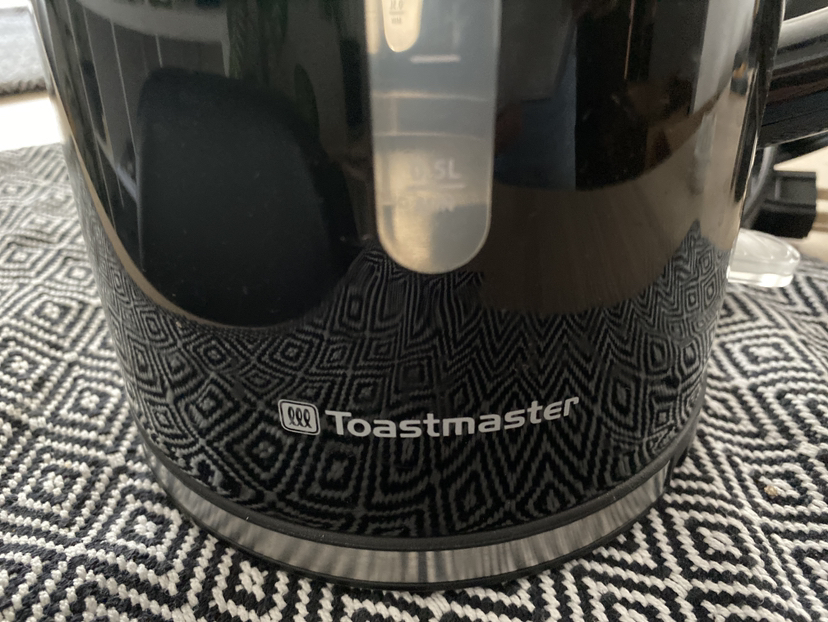 Moving Sale: Electric Kettle image indicator(2)