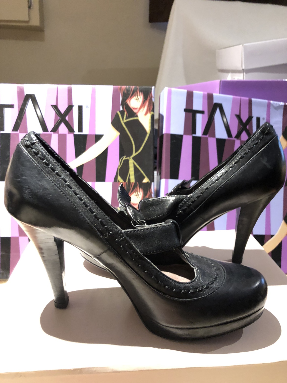 Woman's Shoes - photo 2