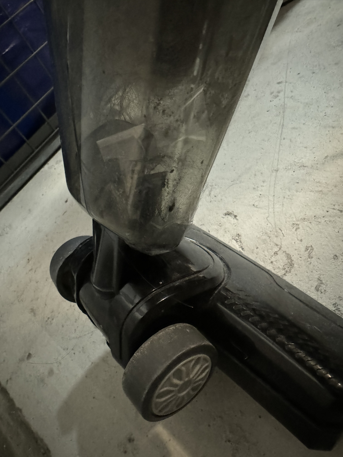 vacuum cleaner - photo 2