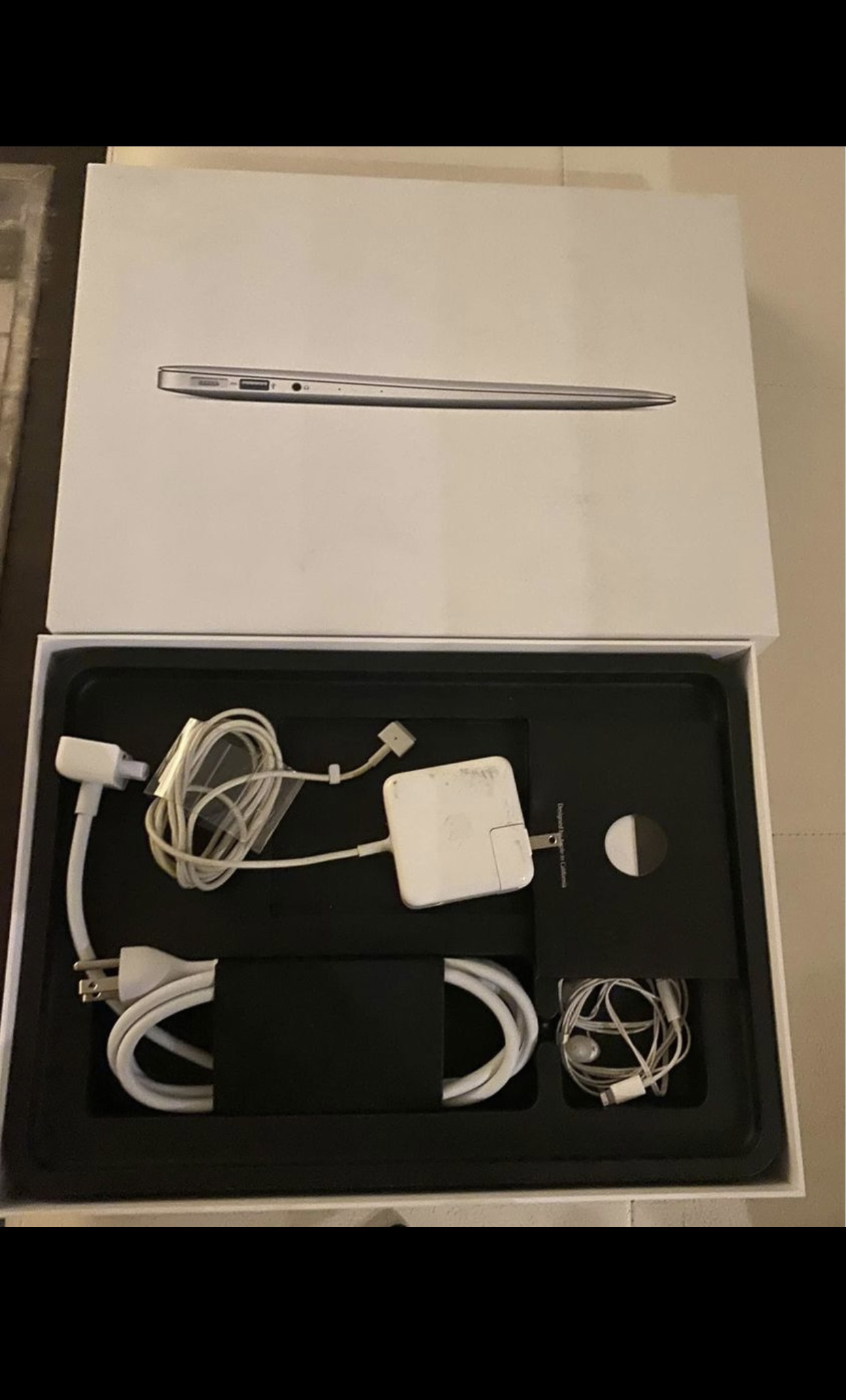 MacBook Air - 13-inch, 2017 - photo 2