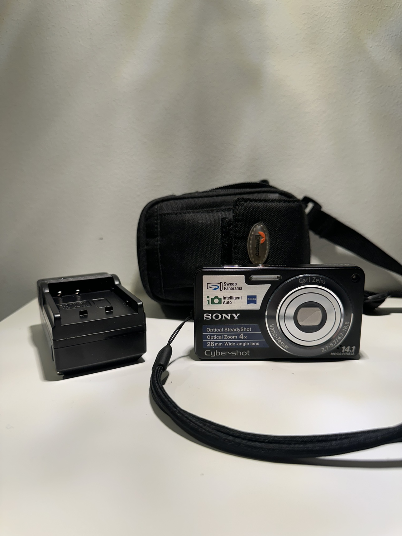Sony Cyber-Shot W350 Digital Camera thumbnail