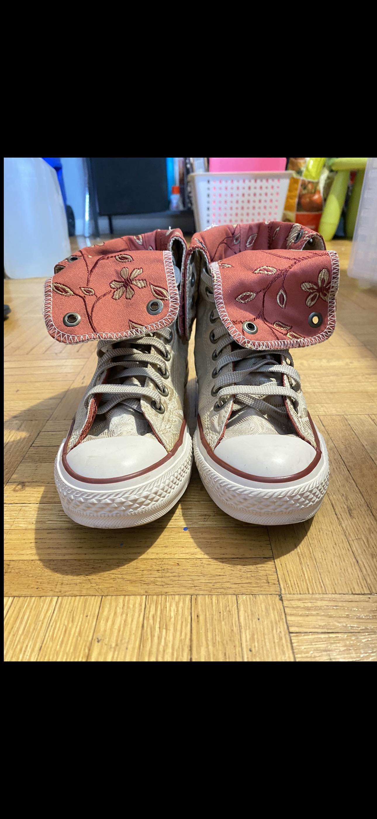 Converse shoes image indicator(2)