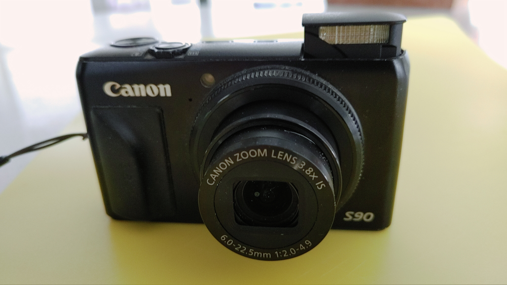 Canon PowerShot S90 thumbnail