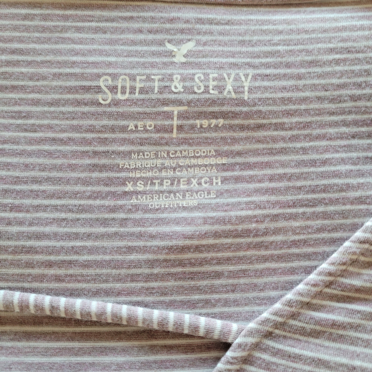 BNWT - American Eagle Long Sleeve (size xs) image indicator(4)