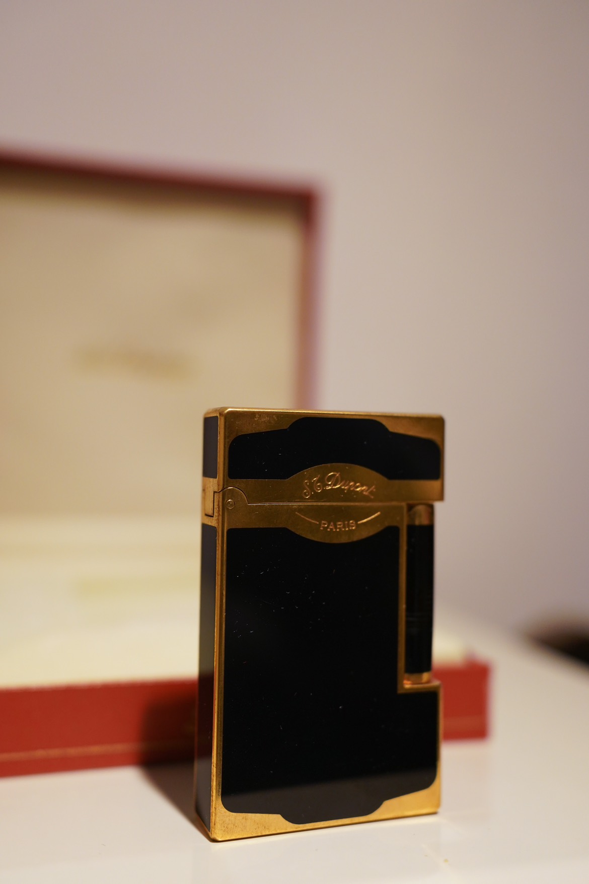 Vintage S.T.Dupont Black Gold Tone Lighter - photo 2