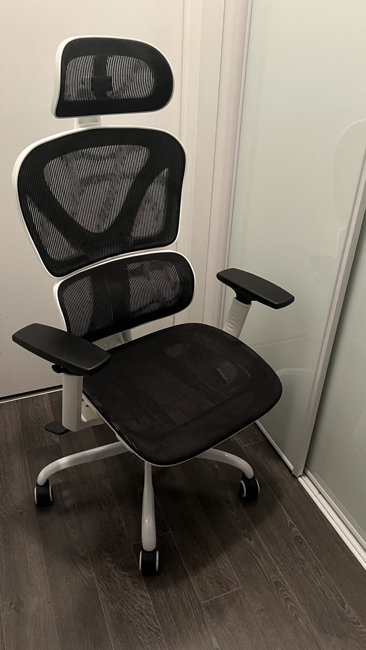 Ergonomic office chair