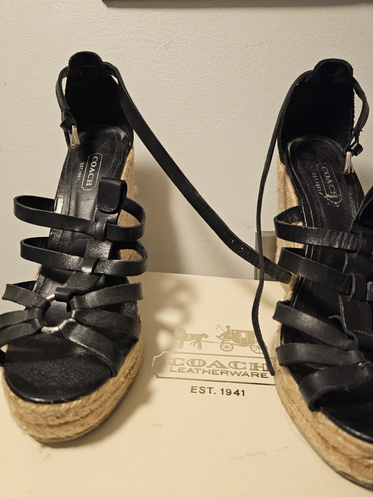 Coach Shoes Size 6 but fits a size 7 - photo 4