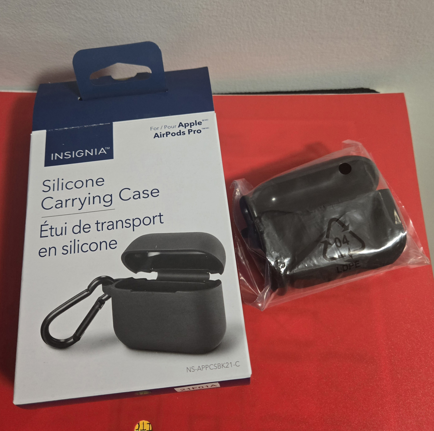 Insignia Airpods pro 2 silicone case