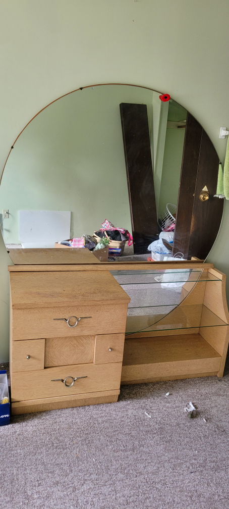 Dressing table