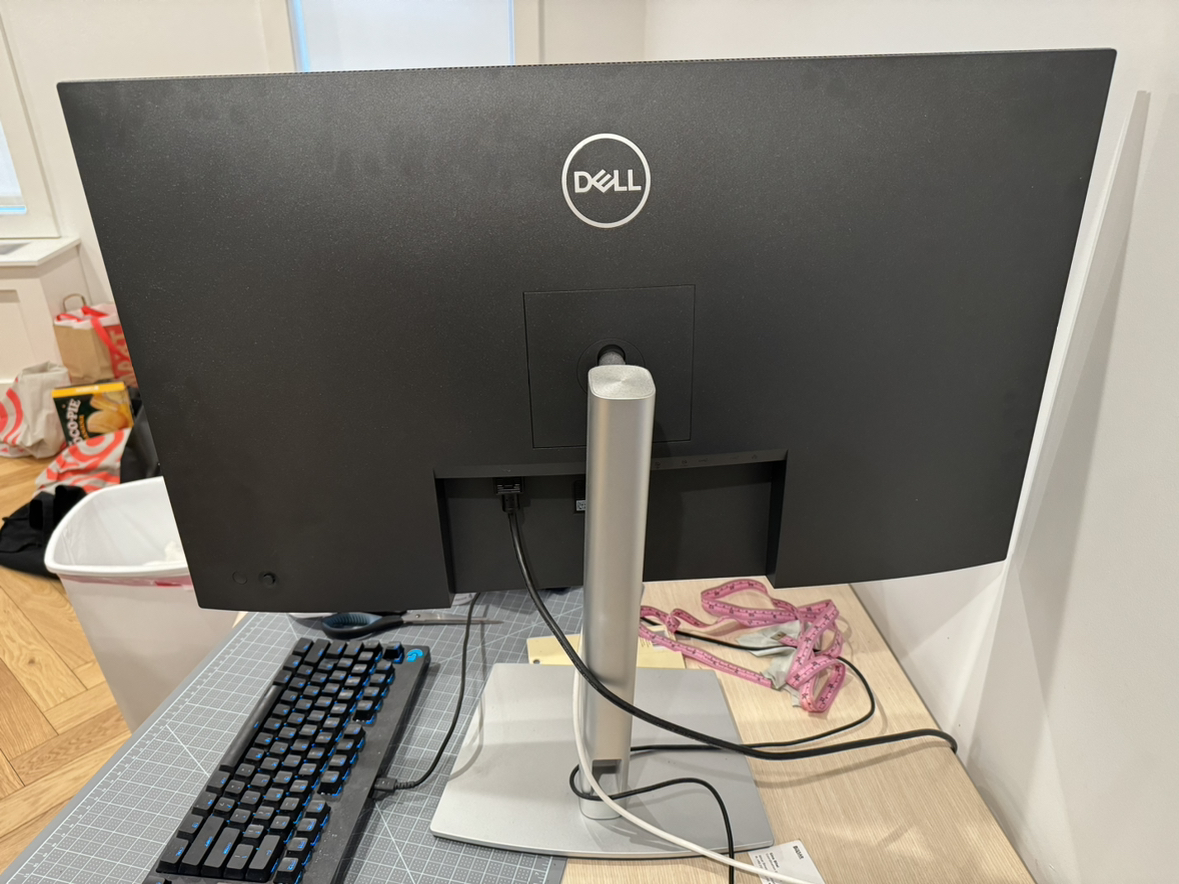 Dell 32 USB-C Hub Monitor – P3223DE - photo 2