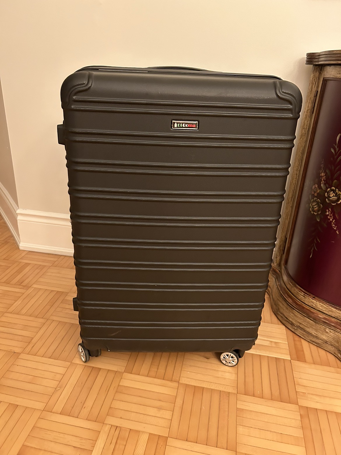 Large shell luggage
